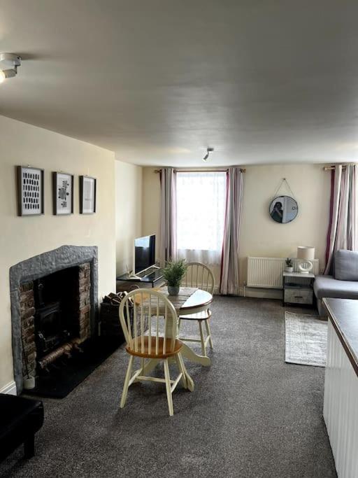 The Hideaway Holywell 1 Apartment Bagian luar foto