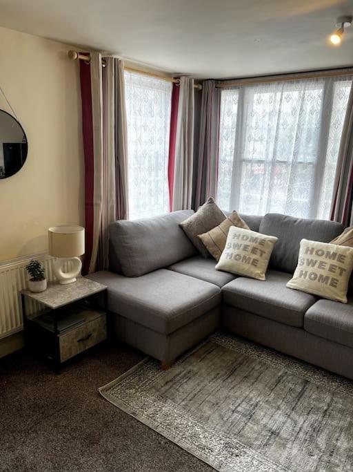 The Hideaway Holywell 1 Apartment Bagian luar foto