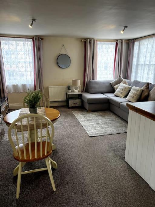 The Hideaway Holywell 1 Apartment Bagian luar foto