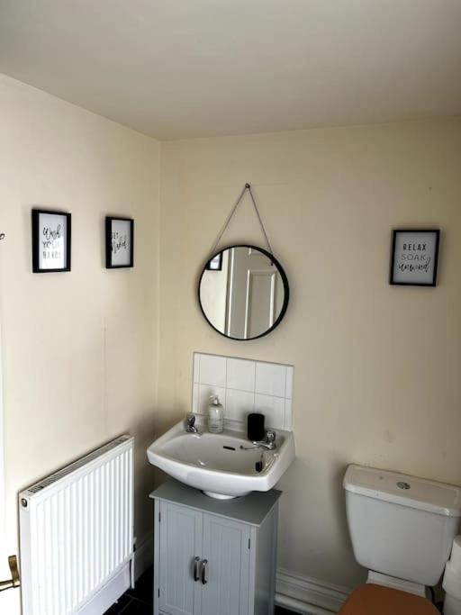 The Hideaway Holywell 1 Apartment Bagian luar foto