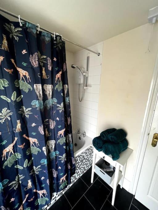 The Hideaway Holywell 1 Apartment Bagian luar foto